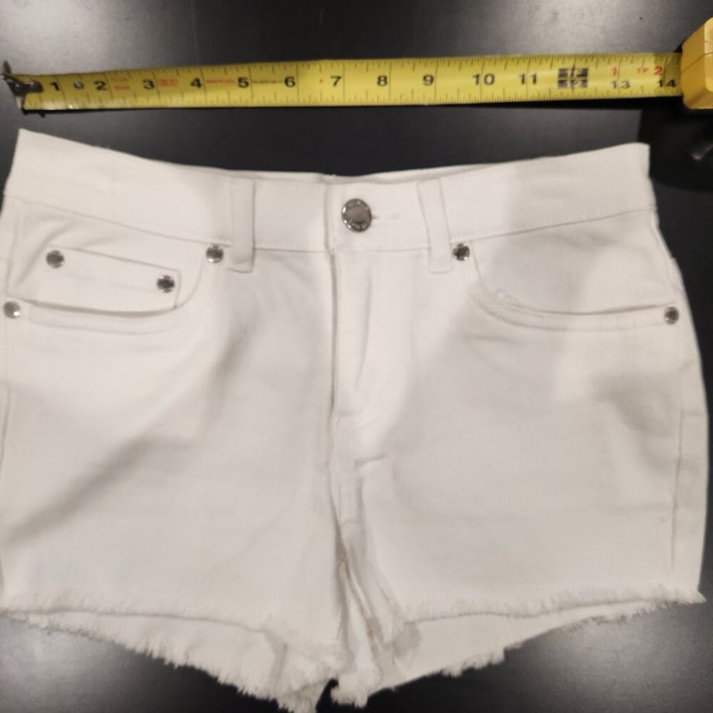 New Venus White Frayed Denim Shorts in Size 2